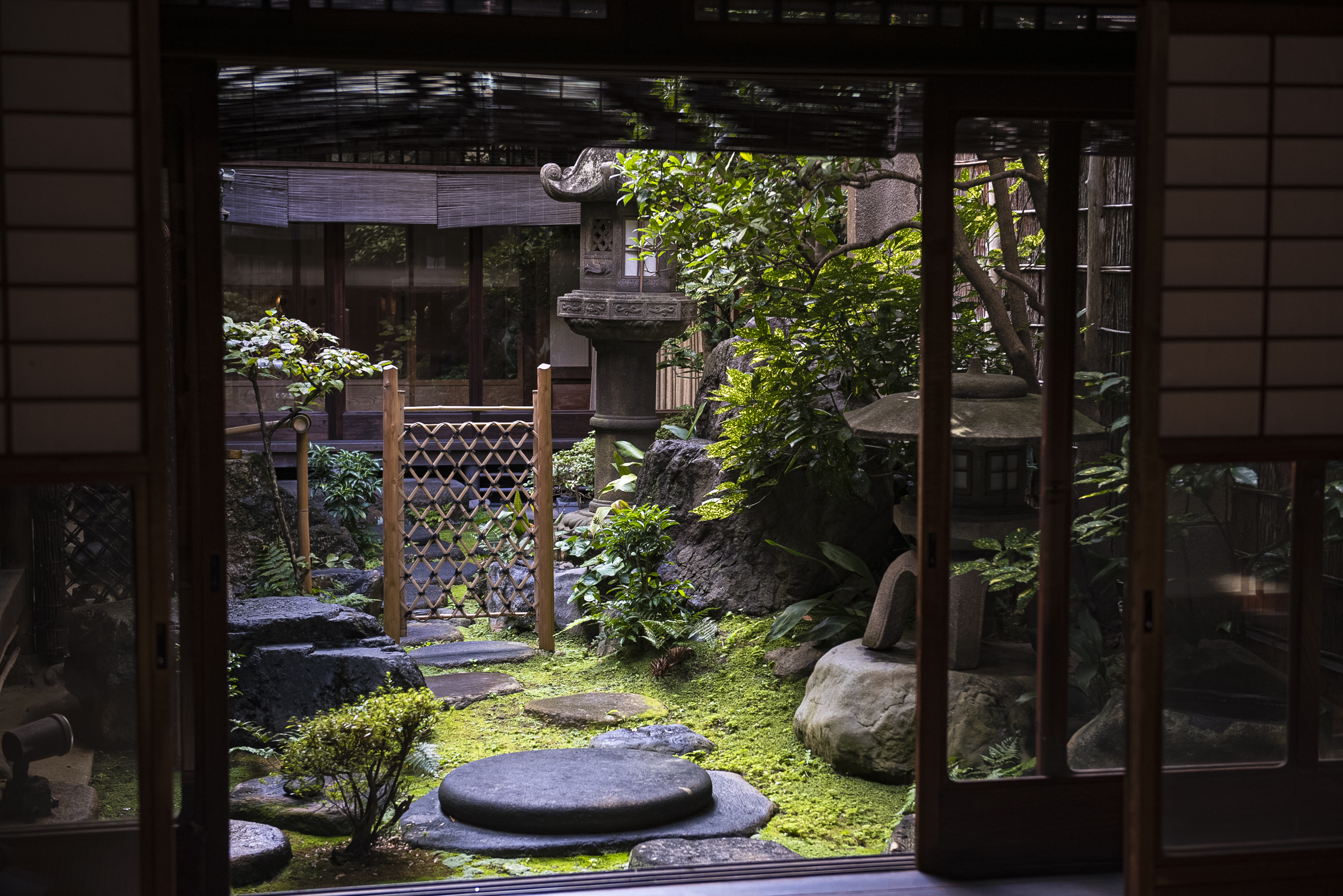 Meiseiken interior
